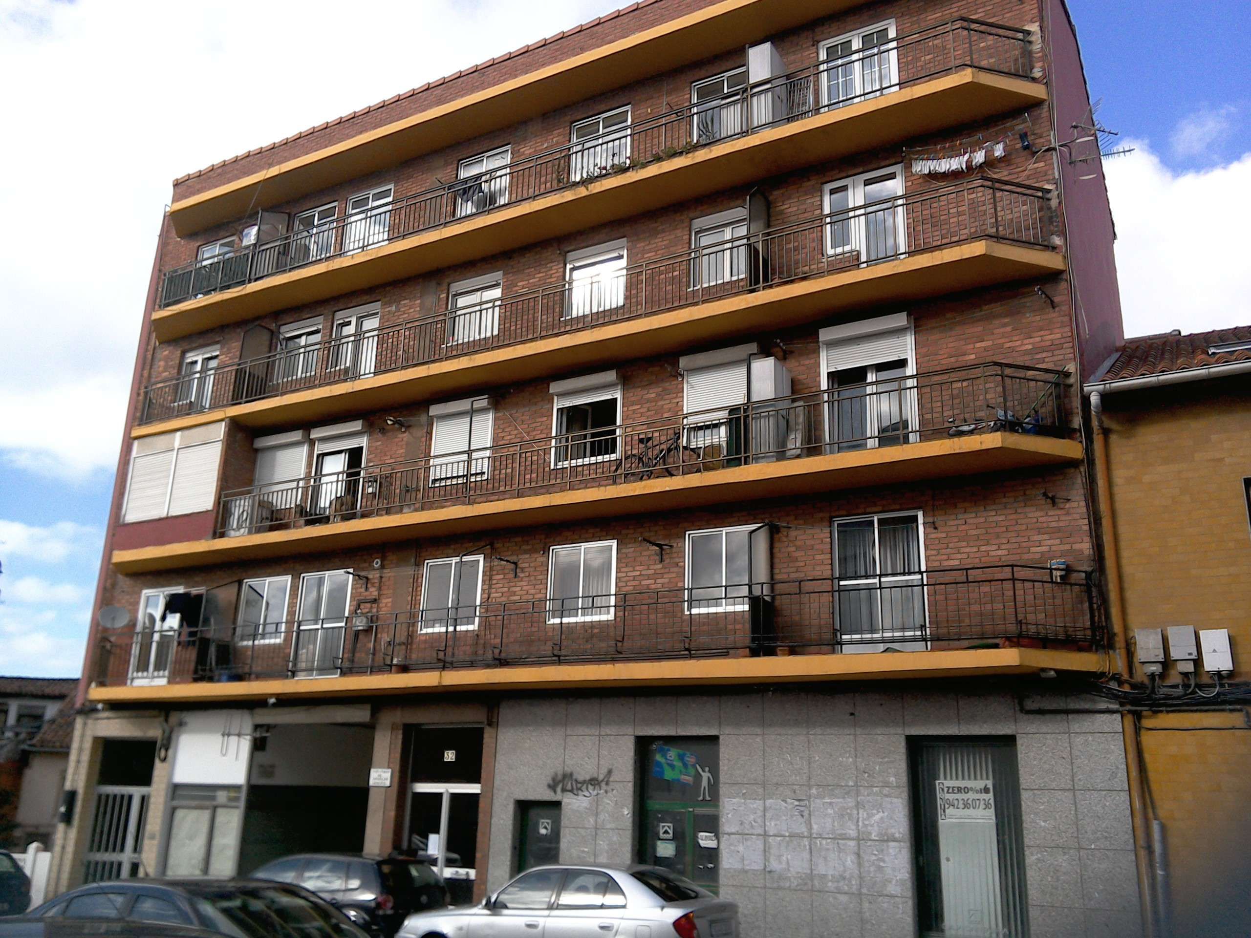 Vista exterior de Piso en venta en Santander