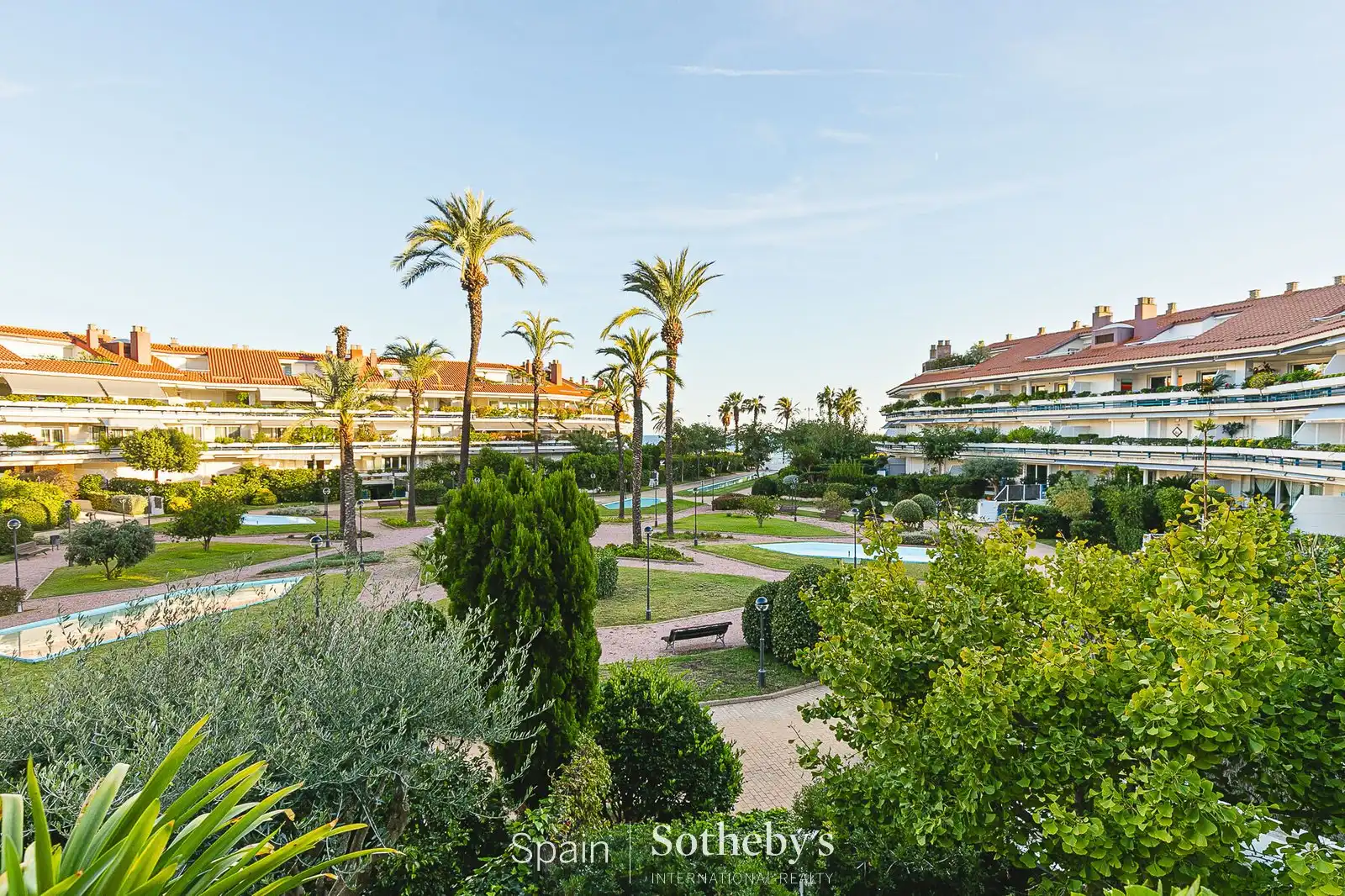 Exterior view of Apartments for sale in Sitges  with Air Conditioner, Storage room and Community pool