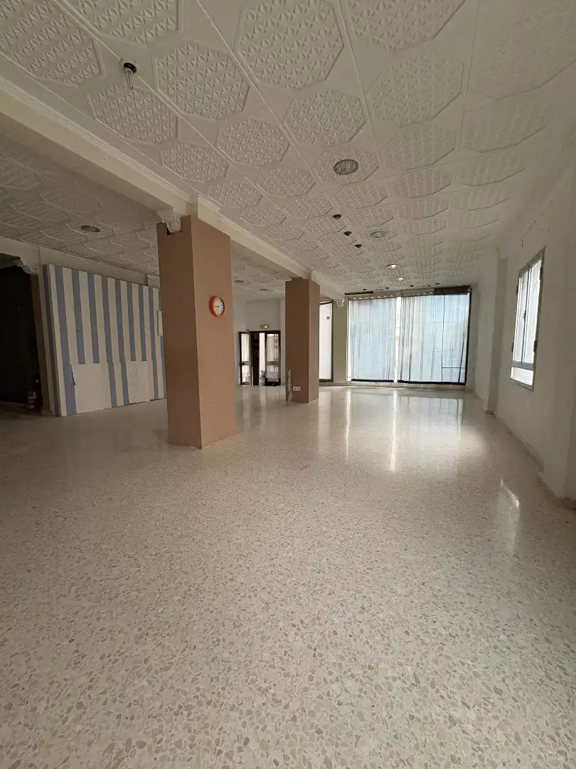 Local en venta en Carmona con Aire acondicionado