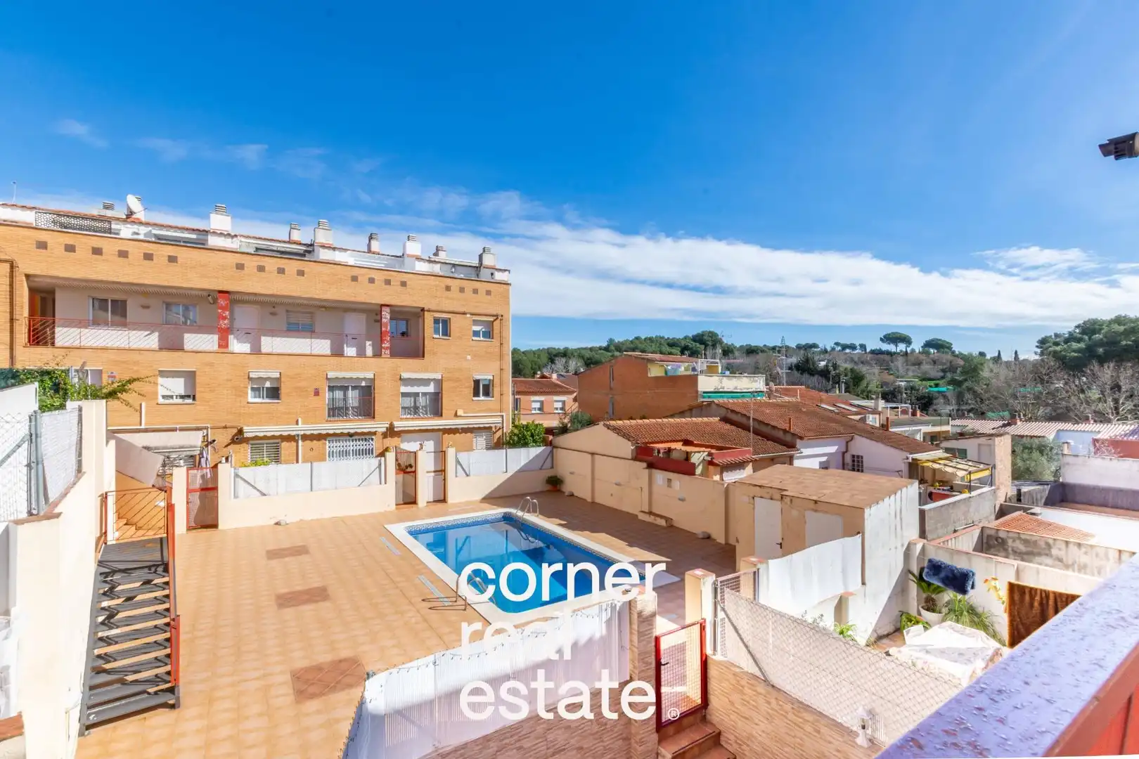 Vista exterior de Àtic en venda en Rubí amb Aire condicionat, Calefacció i Terrassa