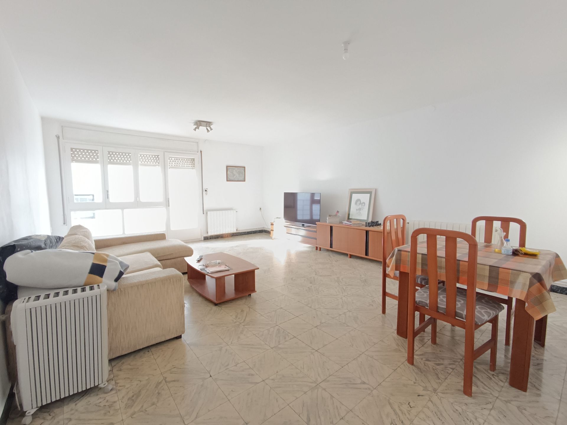 Living room of Flat for sale in Badalona  with Heating, Terrace and Storage room