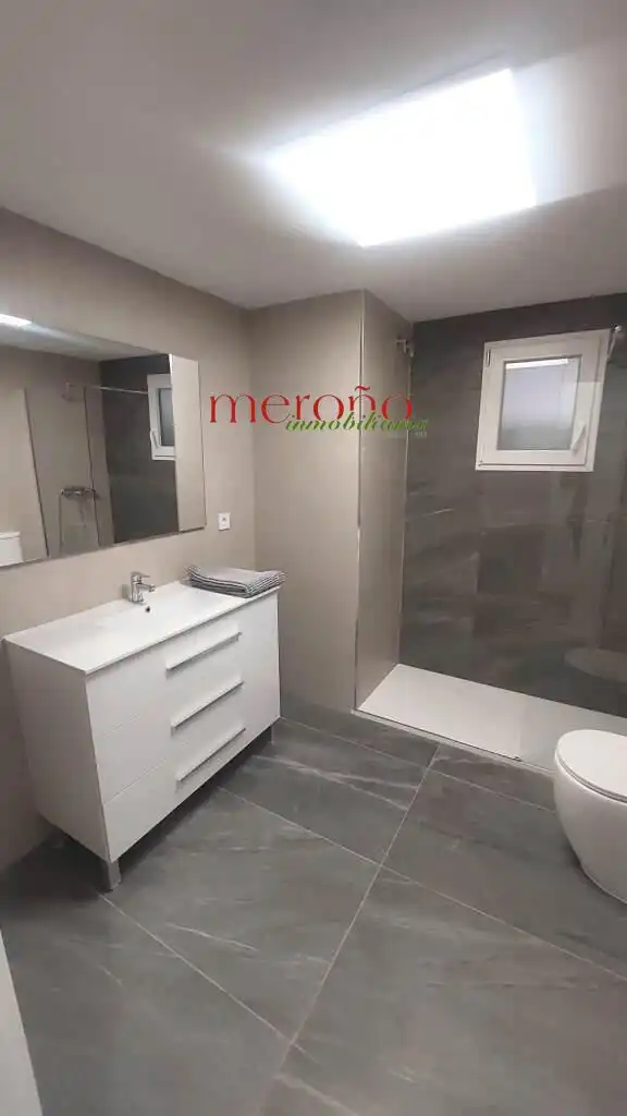 Baño de Piso para compartir en Elche / Elx con Amueblado