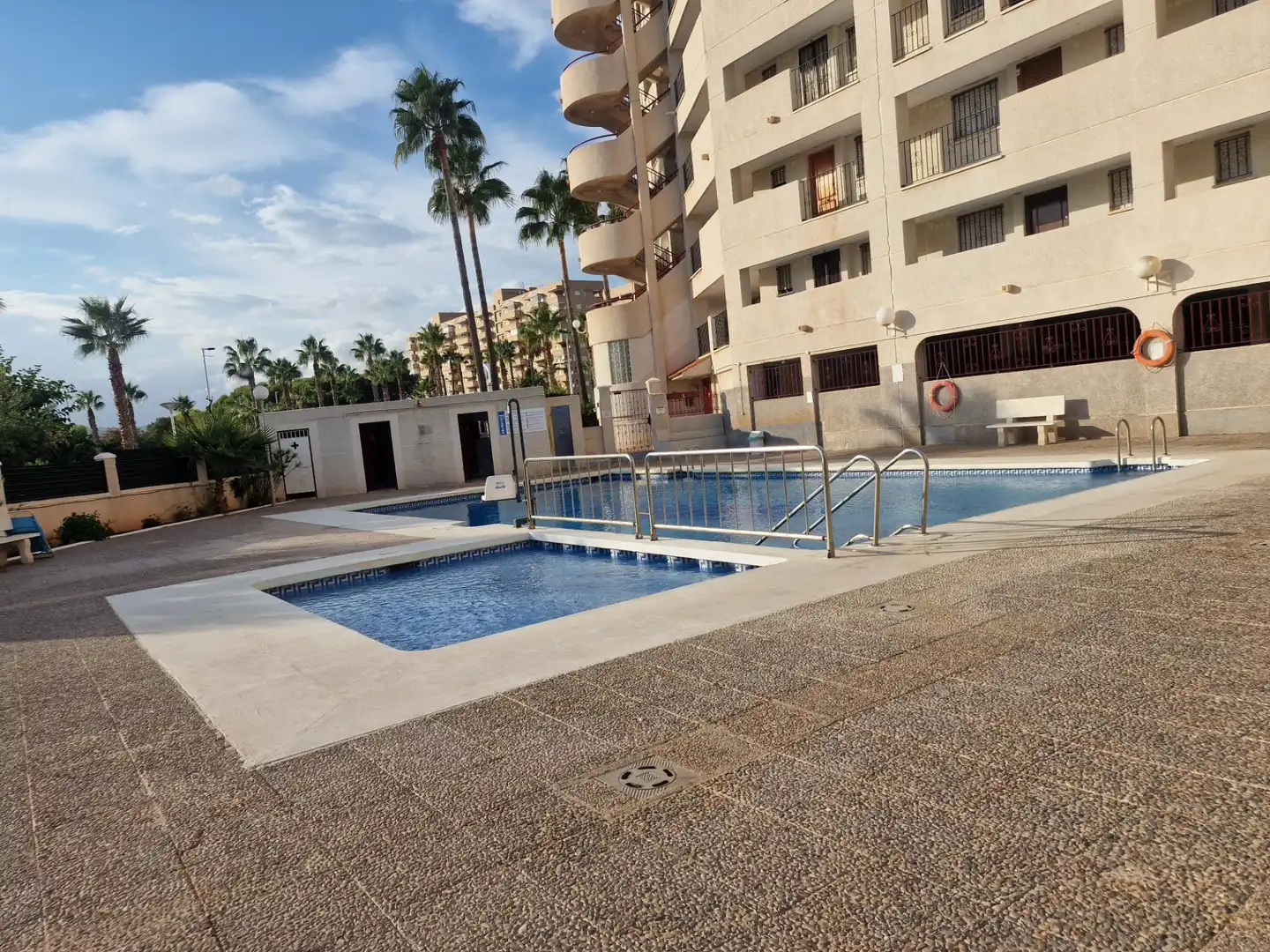 Apartament amb piscina en venda a Avenida LA MARINA, imagen 27