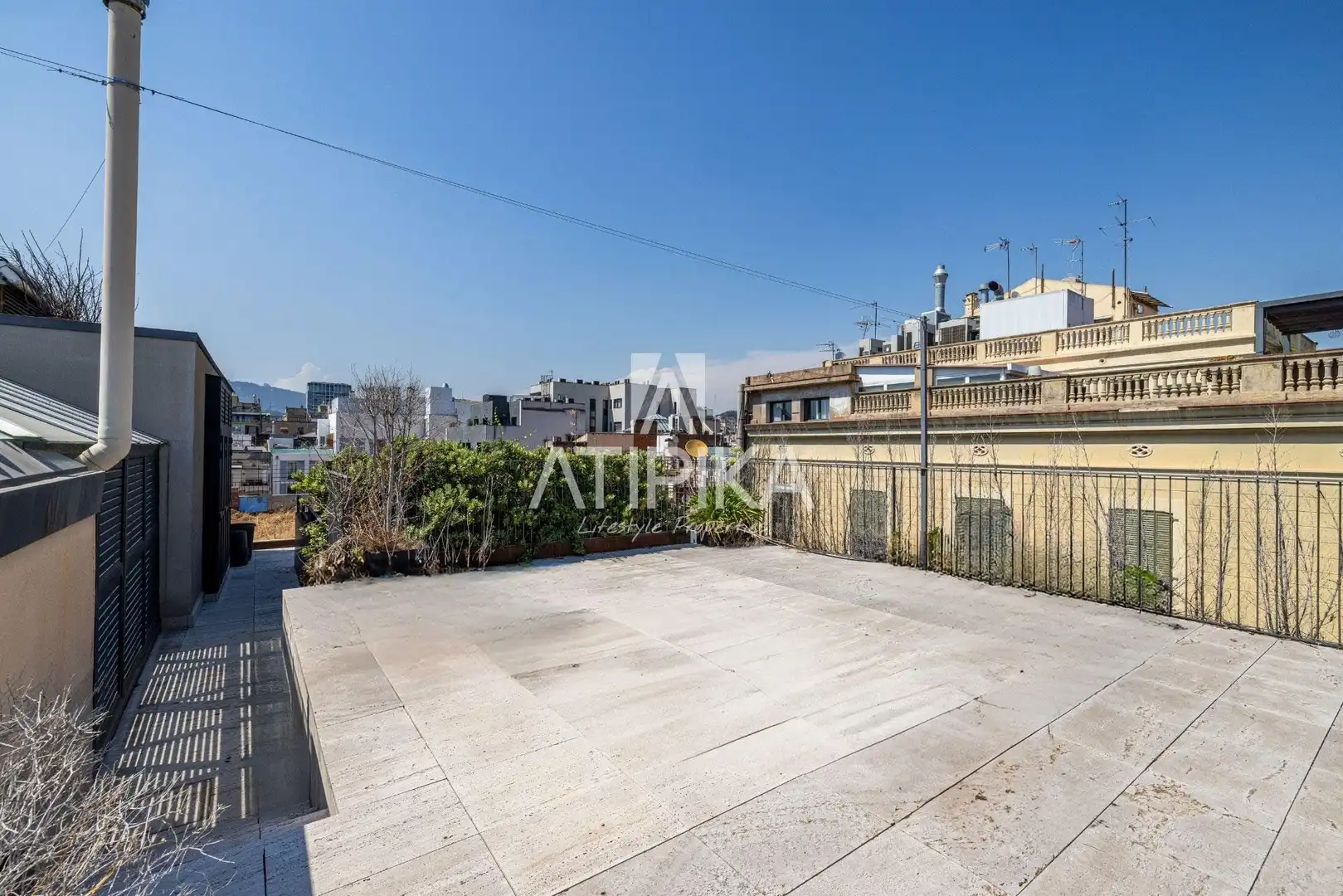 Terrasse von Dachboden zur Miete in Barcelona mit Klimaanlage, Terrasse und Ofen