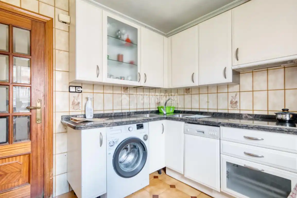 Cocina de Piso en venta en Salamanca con Calefacción y Balcón