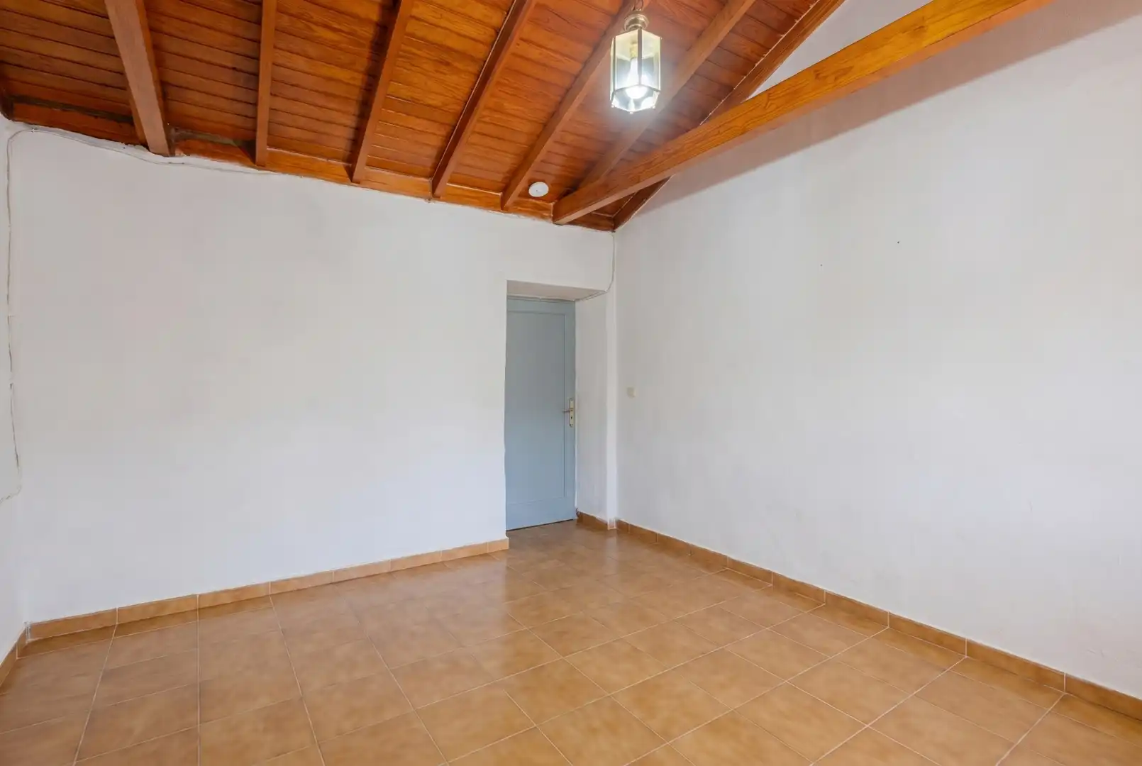 Casa adosada en venta en Vallehermoso con Terraza, Amueblado y Horno
