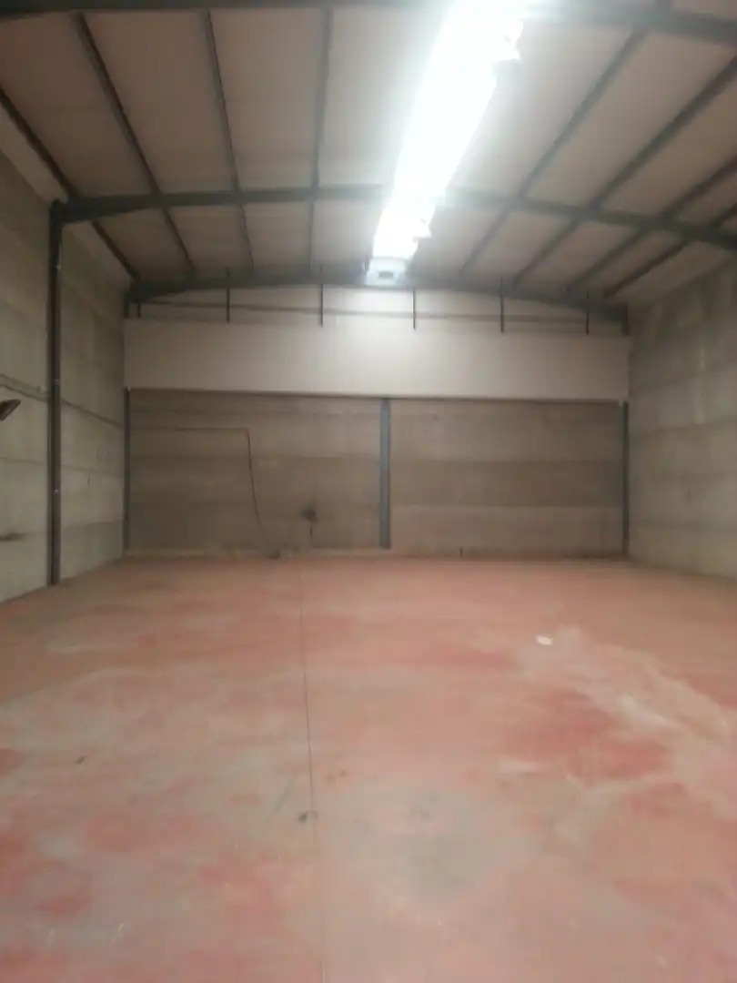Nave industrial de alquiler en Valdeavero