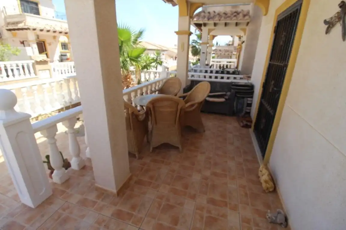 Terrassa de Casa adosada en venda en Orihuela amb Jardí privat, Terrassa i Moblat
