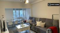 Living room of Flat to rent in  Madrid Capital  with Air Conditioner, Heating and Furnished
