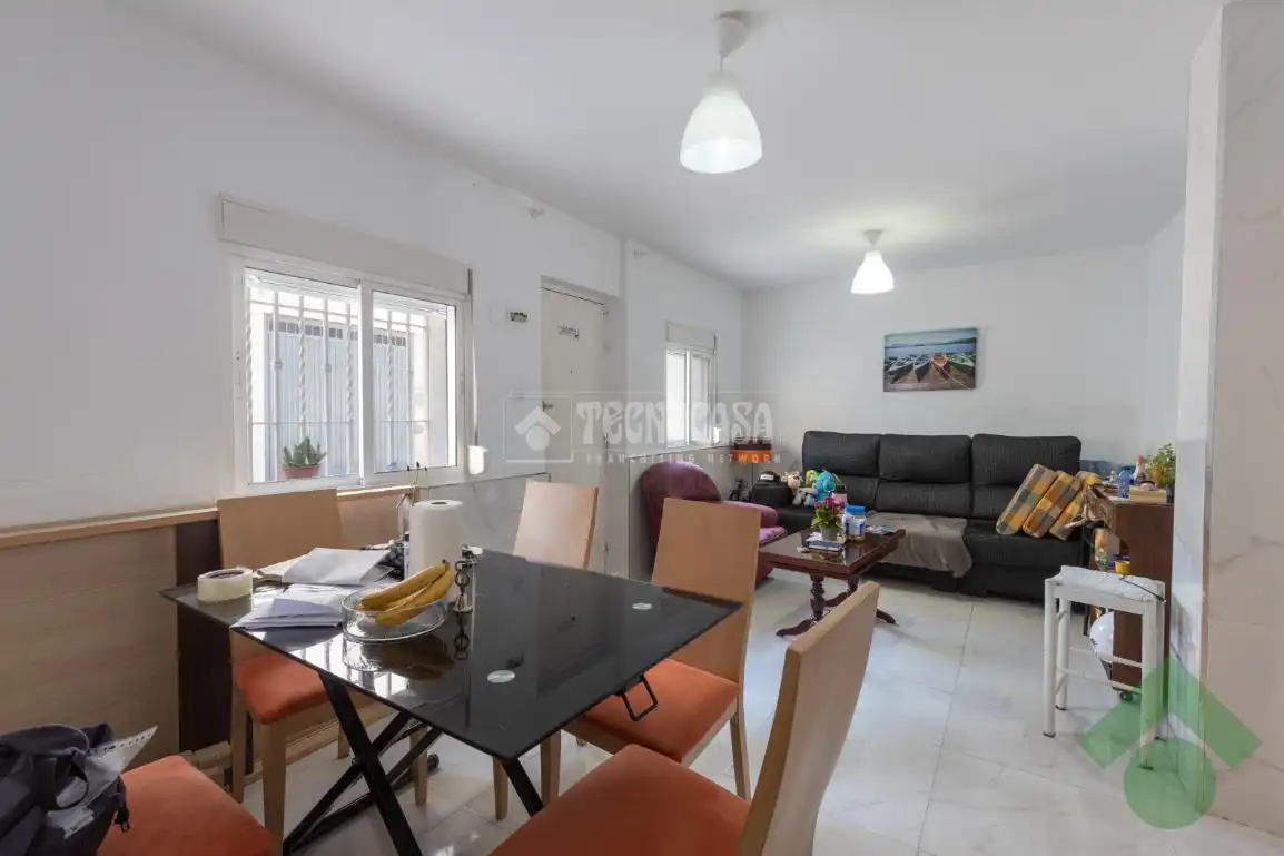 Wohnzimmer von Einfamilien-Reihenhaus zum Verkauf in Granada mit Klimaanlage