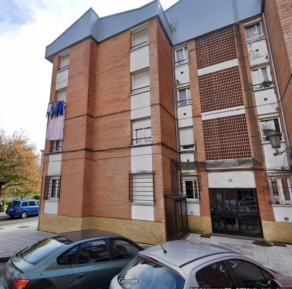 Vista exterior de Piso en venta en Oviedo  con Terraza