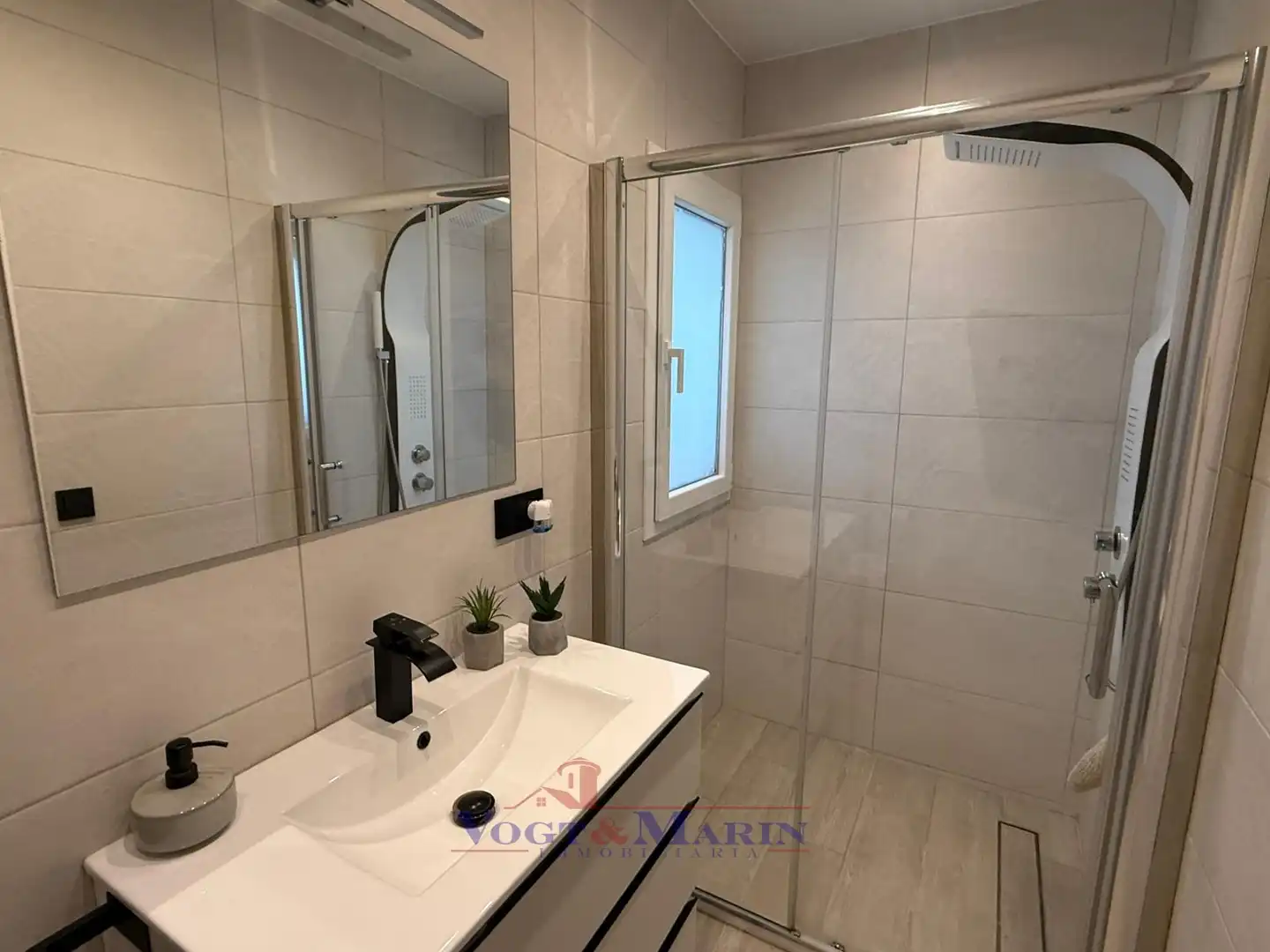 Casa adosada en venta en Carrer Gironès, Nord