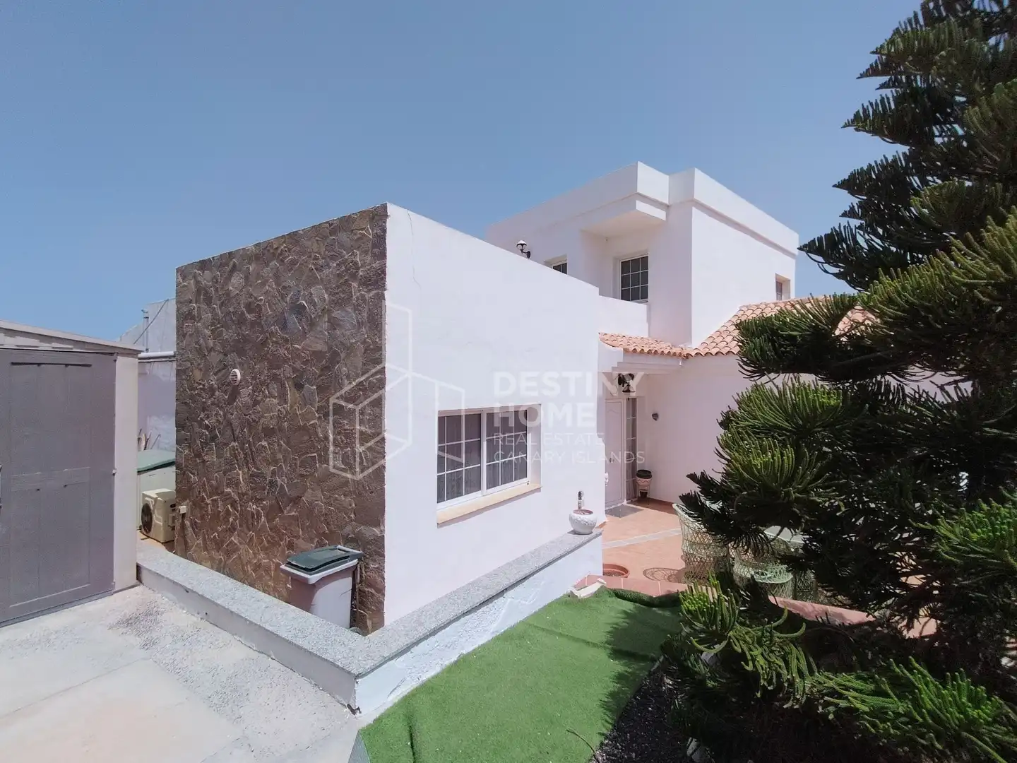 Vista exterior de Casa o xalet en venda en La Oliva amb Terrassa, Piscina i Moblat