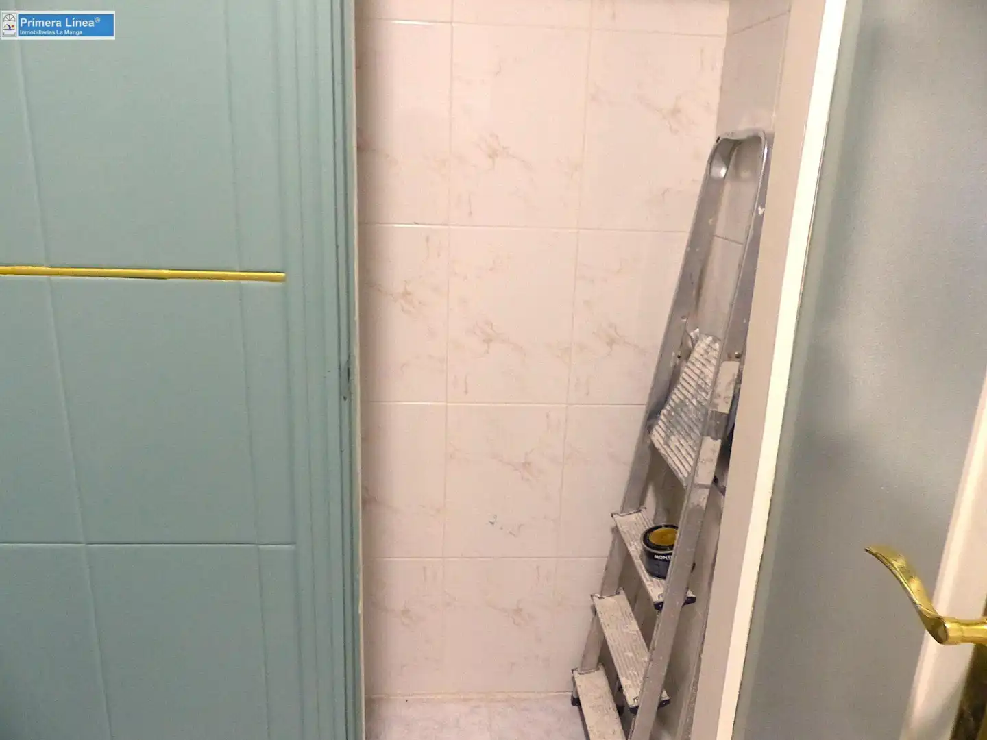 Baño de Piso en venta en Cartagena con Aire acondicionado, Terraza y Trastero
