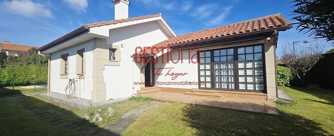 Exterior view of House or chalet for sale in Ribamontán al Mar  with Heating, Private garden and Swimming Pool