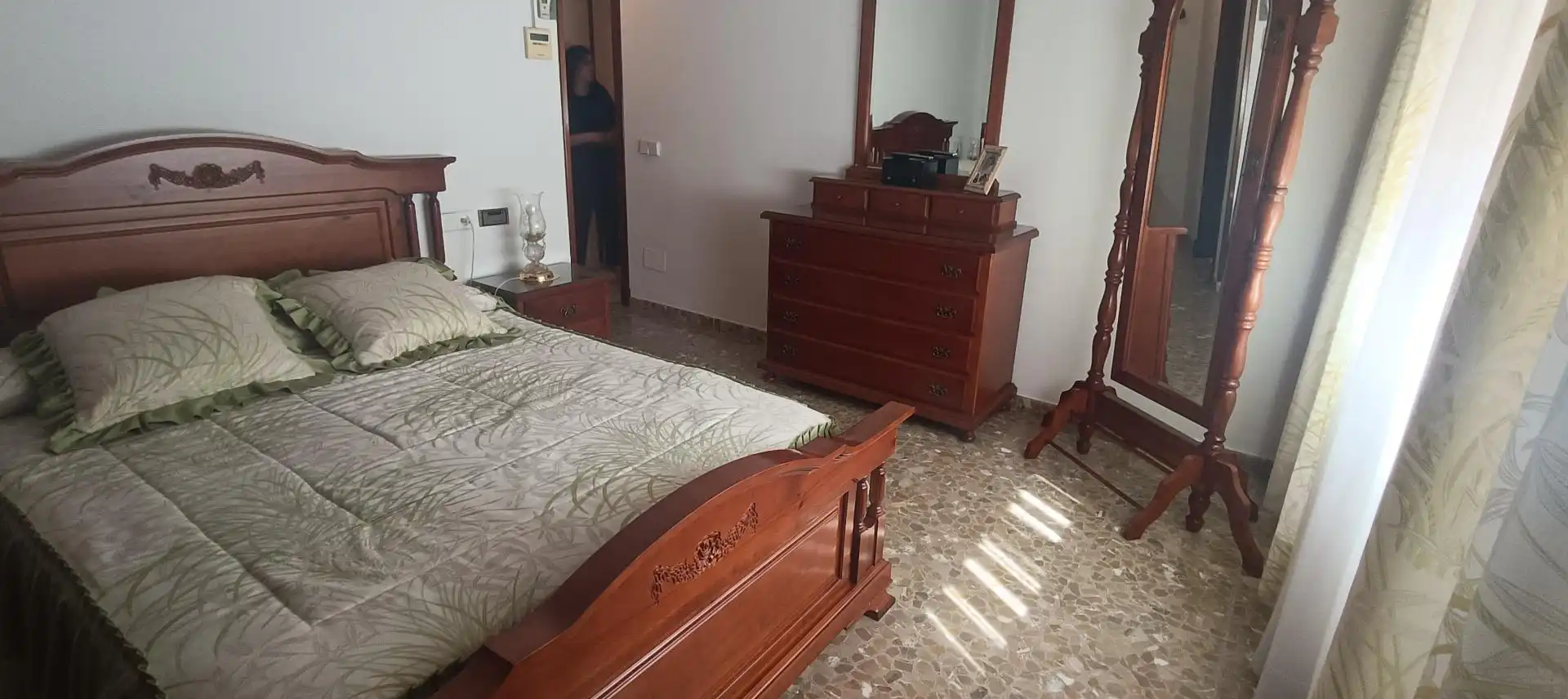 Dormitori de Casa adosada en venda en Algeciras amb Aire condicionat, Moblat i Alarma