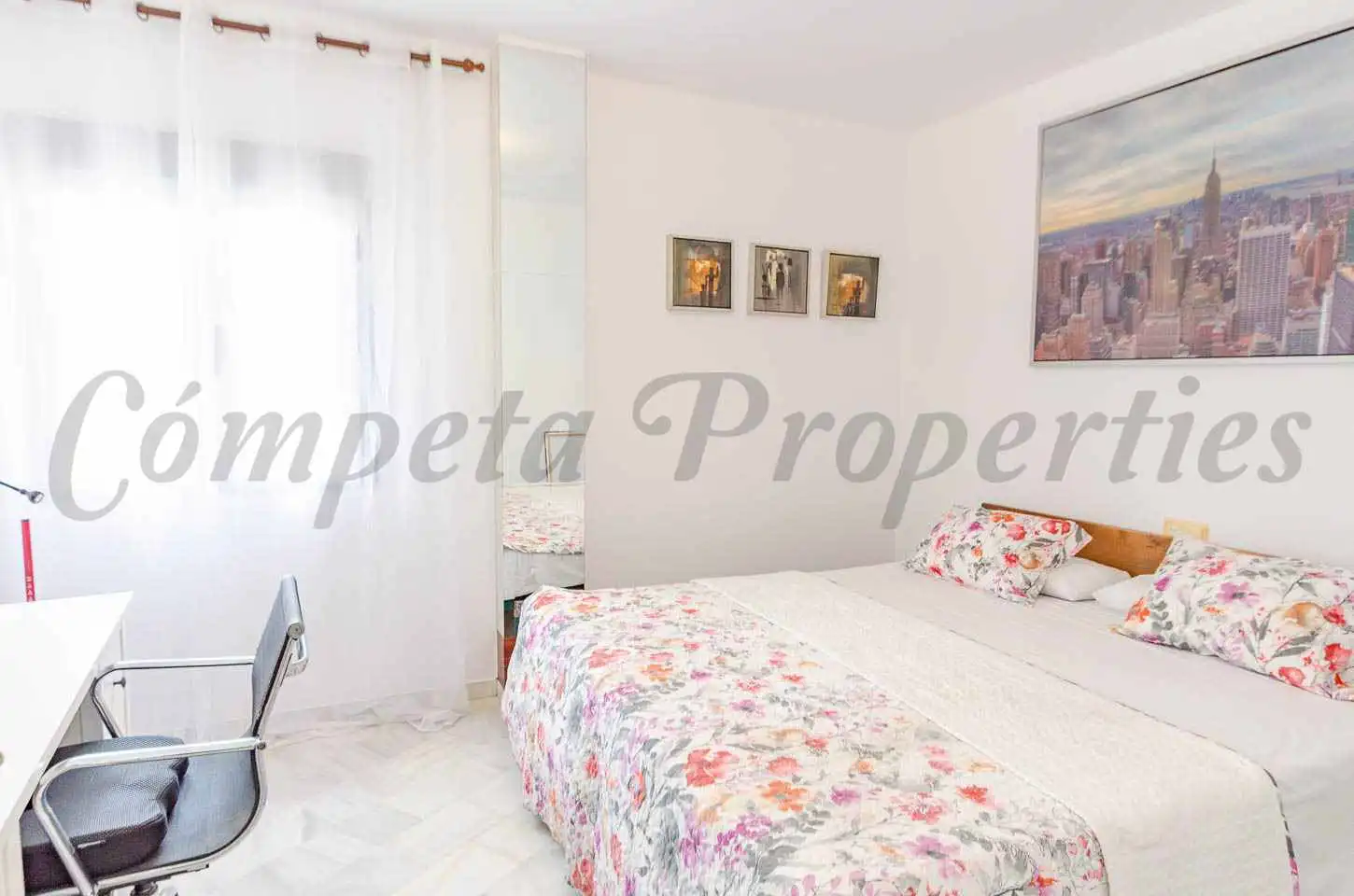 Habitación de Piso en venta en Cómpeta con Terraza y Amueblado