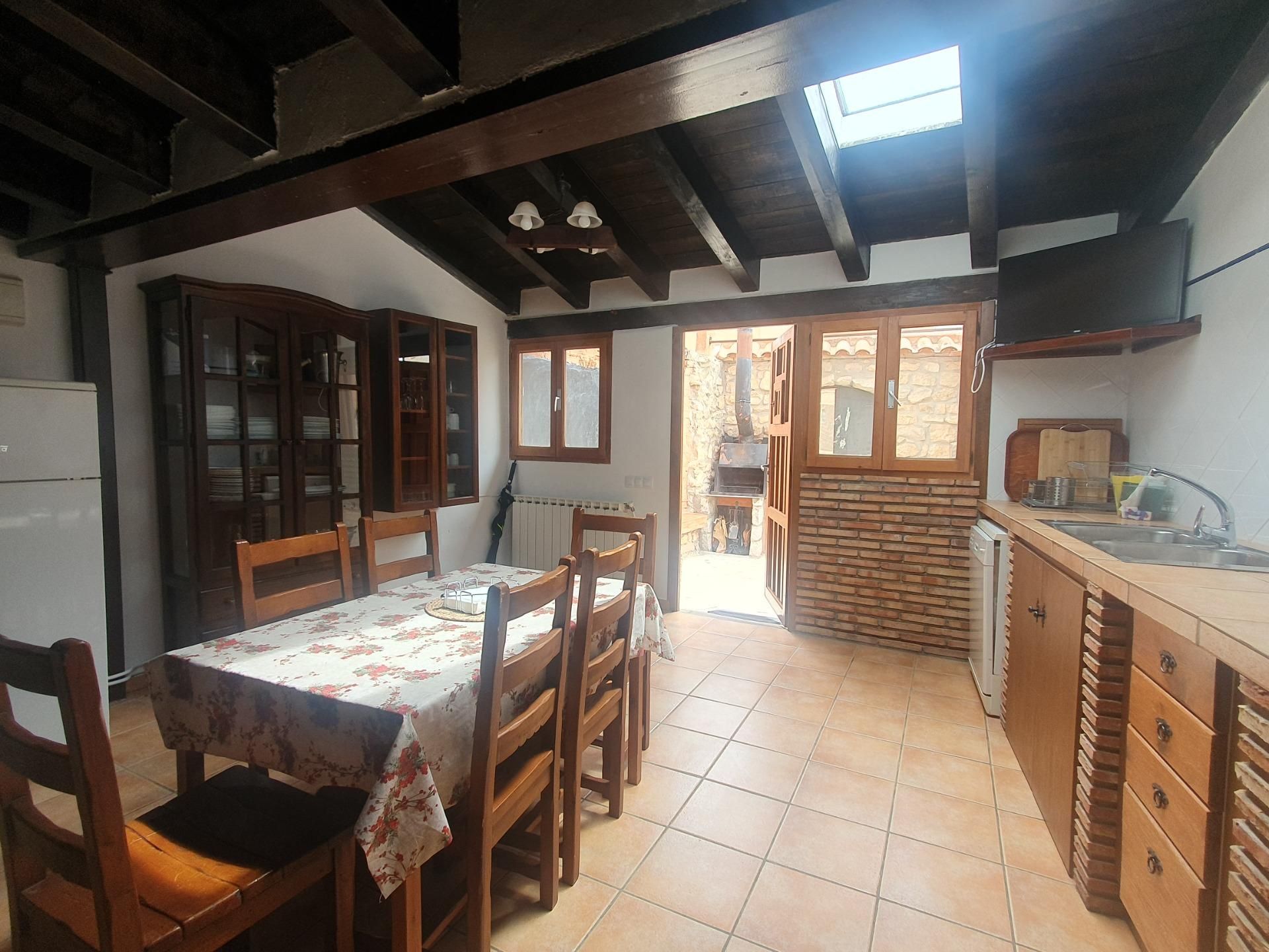 Menjador de Casa o xalet en venda en Celadas amb Calefacció