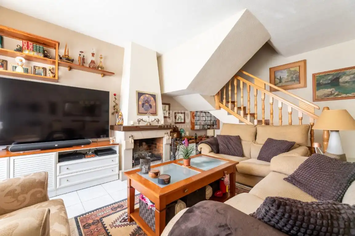 Living room of Detached homes for sale in Torrelodones  with Heating, Private garden and Terrace