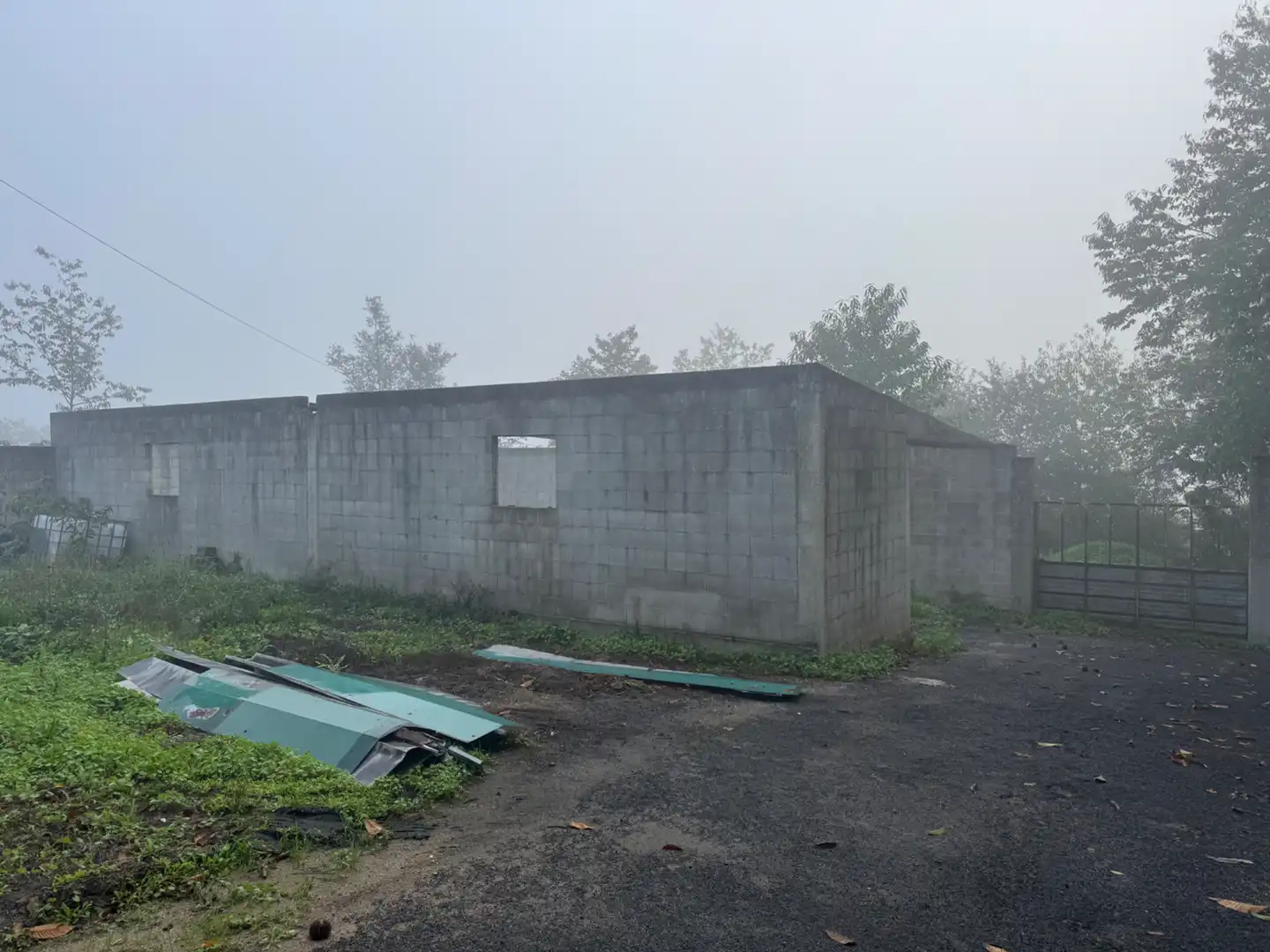 Außenansicht von Fabrikhallen zur Miete in A Estrada 