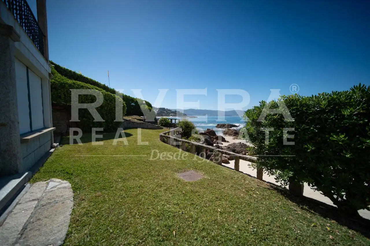 Vista exterior de Piso en venta en Sanxenxo con Calefacción y Terraza
