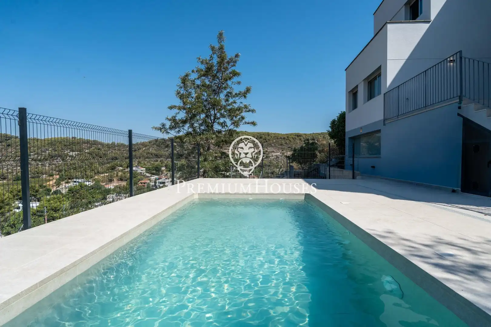 Piscina de Casa o chalet en venta en Sant Pere de Ribes con Aire acondicionado, Calefacción y Jardín privado