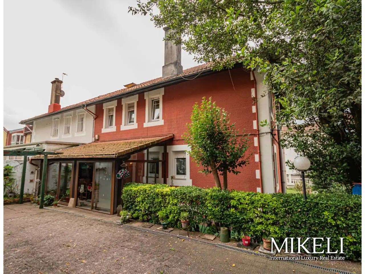 Außenansicht von Haus oder Chalet zum Verkauf in Santander mit Heizung, Privatgarten und Parkett