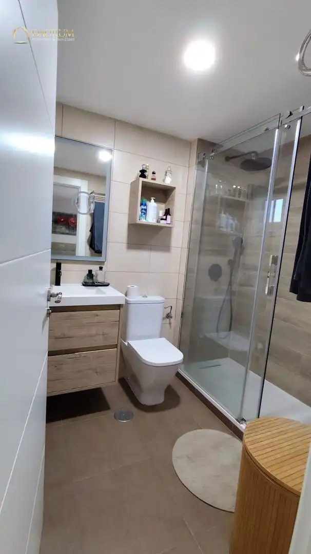 Baño de Dúplex en venta en Alcorcón con Aire acondicionado, Calefacción y Jardín privado