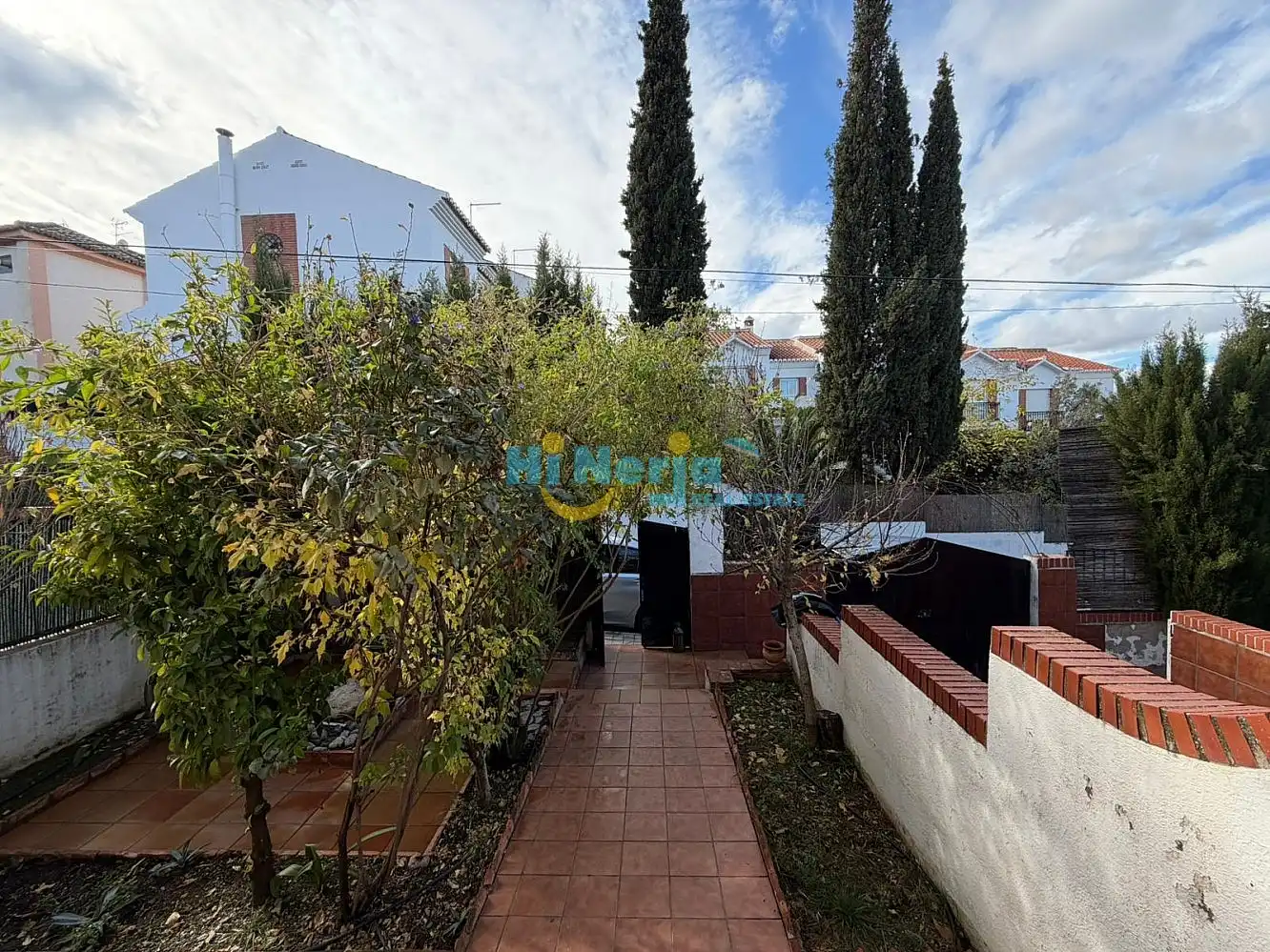 Vista exterior de Casa adosada en venda en La Zubia amb Terrassa i Piscina