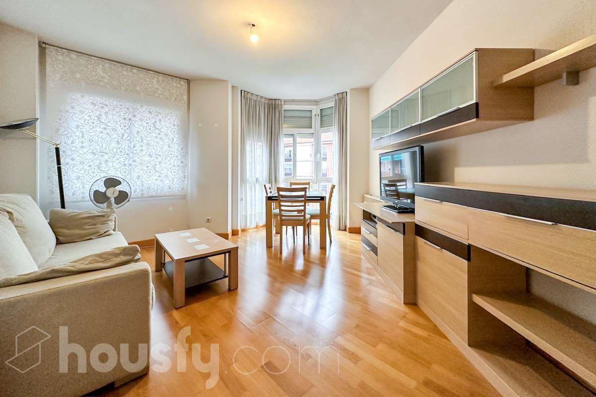Sala de estar de Piso en venta en  Madrid Capital con Calefacción, Terraza y Trastero