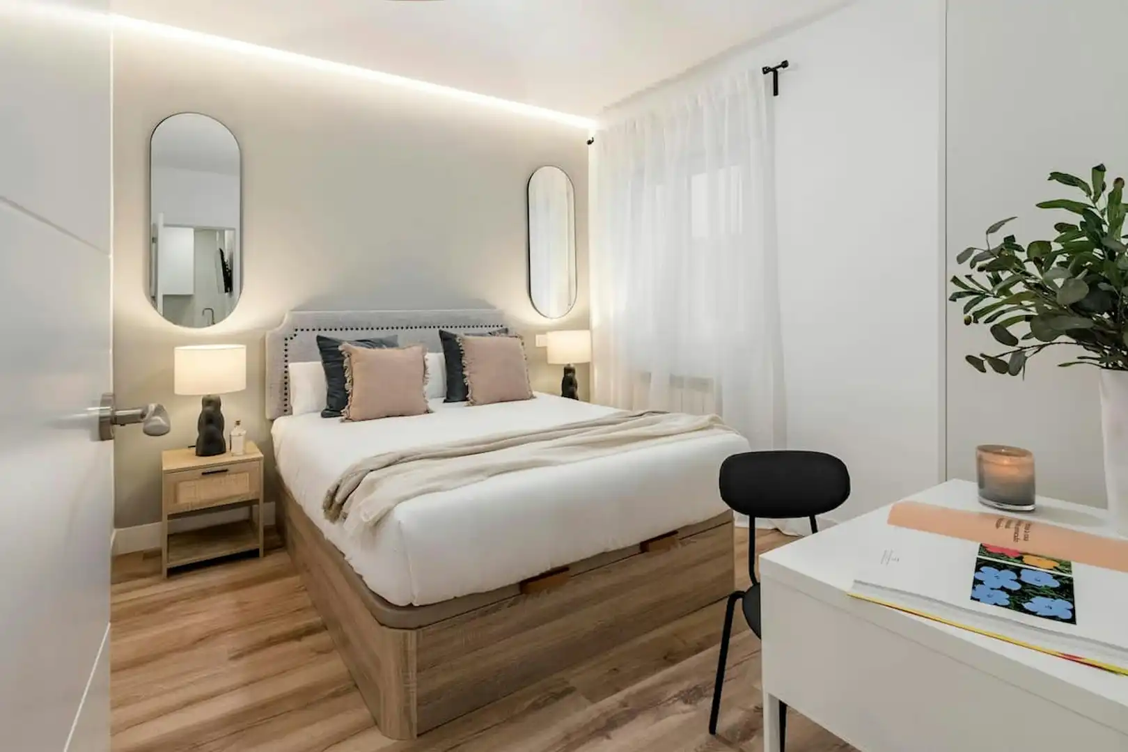 Schlafzimmer von Wohnung zur Miete in Madrid mit Klimaanlage, Möbliert und Waschmaschine