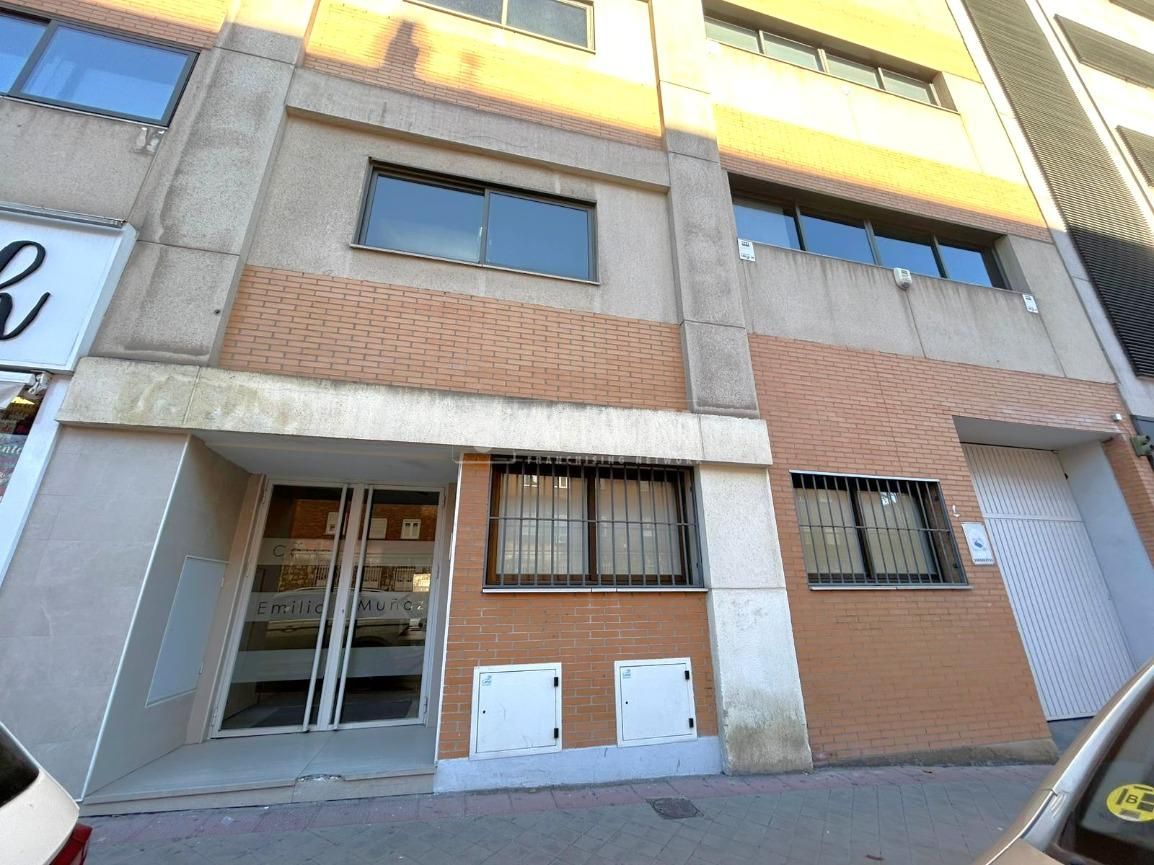 Exterior view of Premises for sale in  Madrid Capital  with Heating