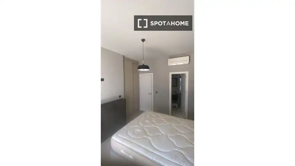 Habitación en Cortes - Huertas