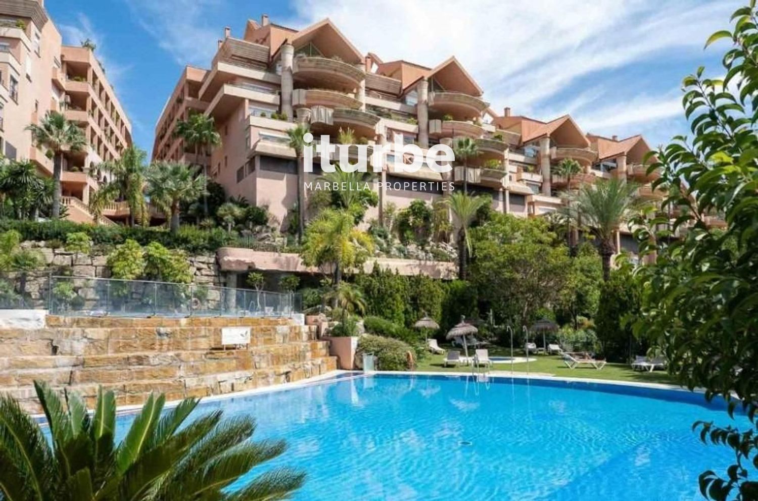 Vista exterior de Pis de lloguer en Marbella amb Aire condicionat, Terrassa i Traster