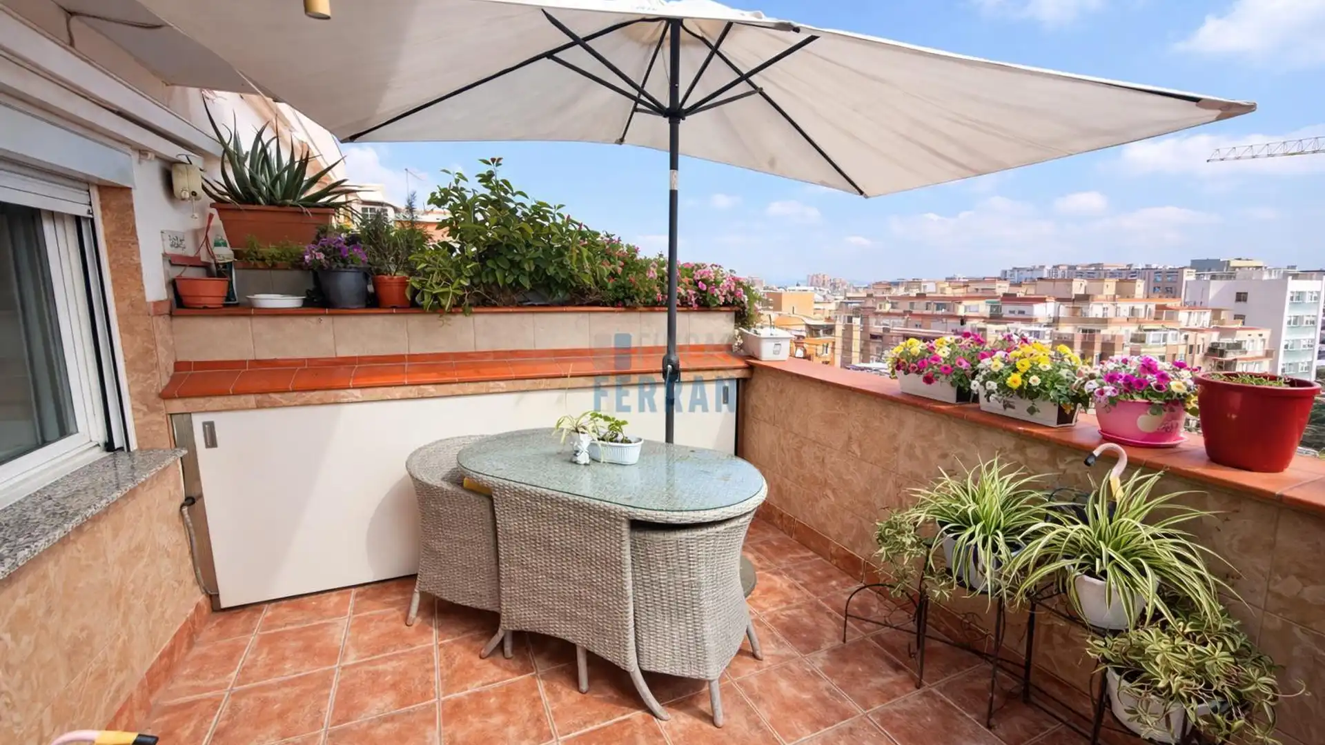 Terrassa de Àtic en venda en L'Hospitalet de Llobregat amb Aire condicionat, Calefacció i Parquet