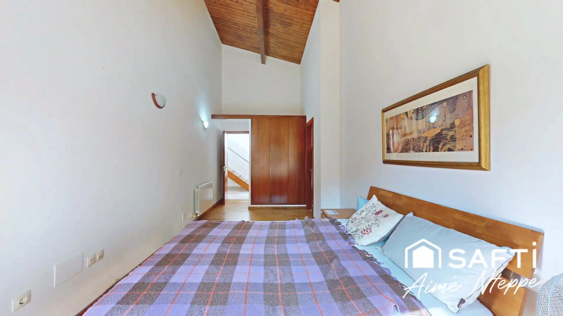 Dormitori de Casa o xalet en venda en Sant Julià de Ramis amb Calefacció, Piscina i Moblat