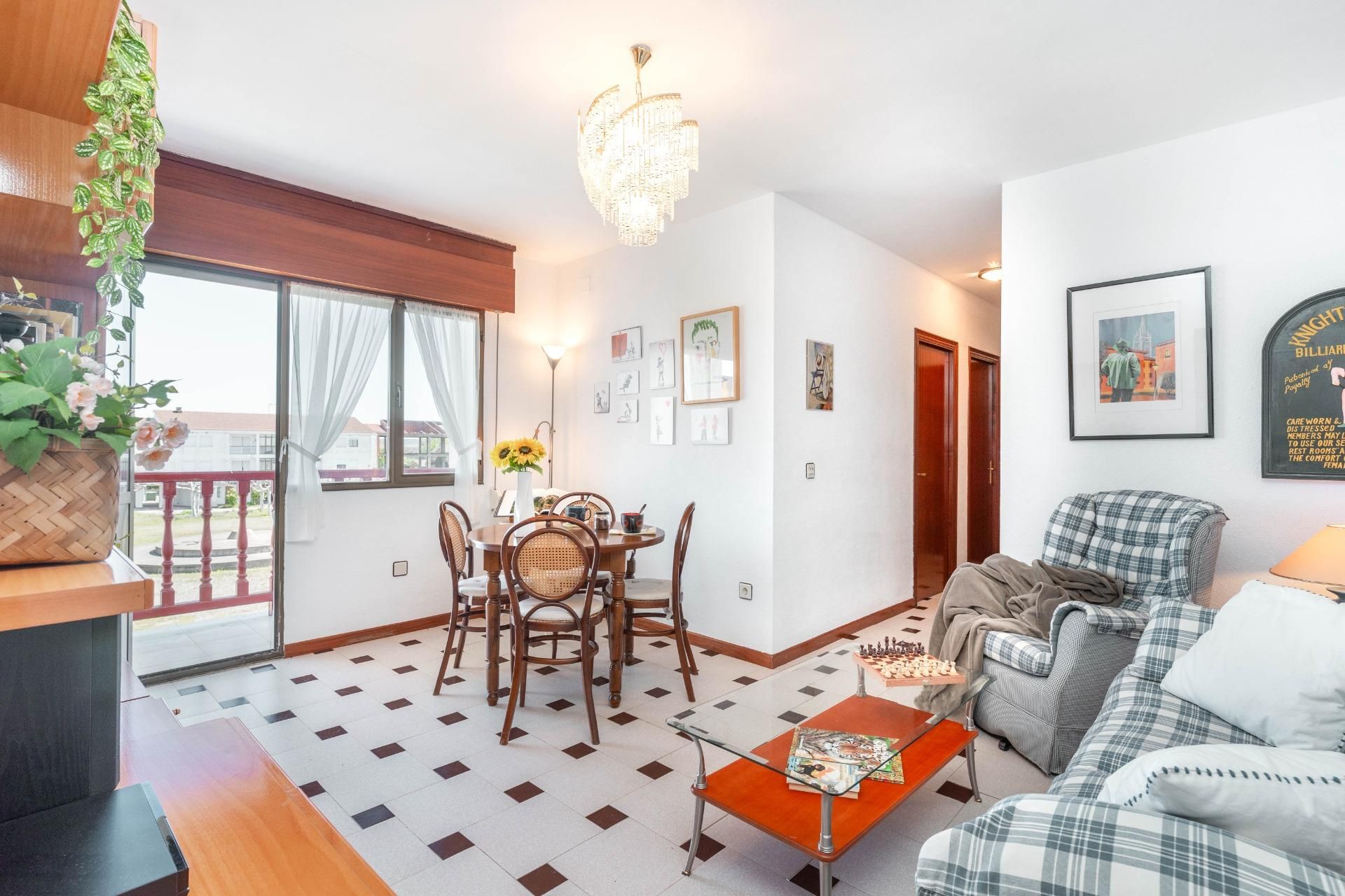 Living room of Flat for sale in Mansilla de las Mulas  with Heating, Balcony and Community pool