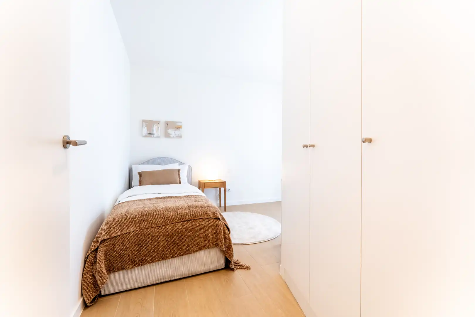 Dormitori de Apartament de lloguer en Madrid amb Aire condicionat, Calefacció i Traster