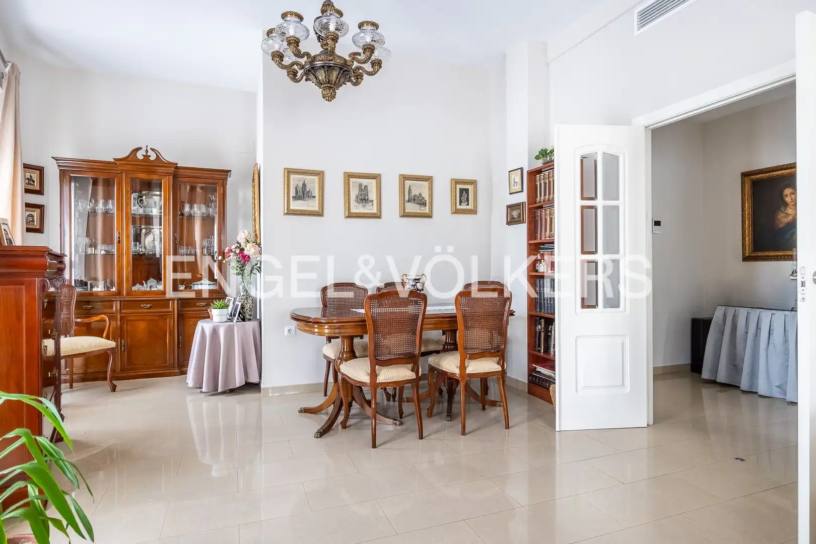 Comedor de Piso en venta en Sevilla con Calefacción
