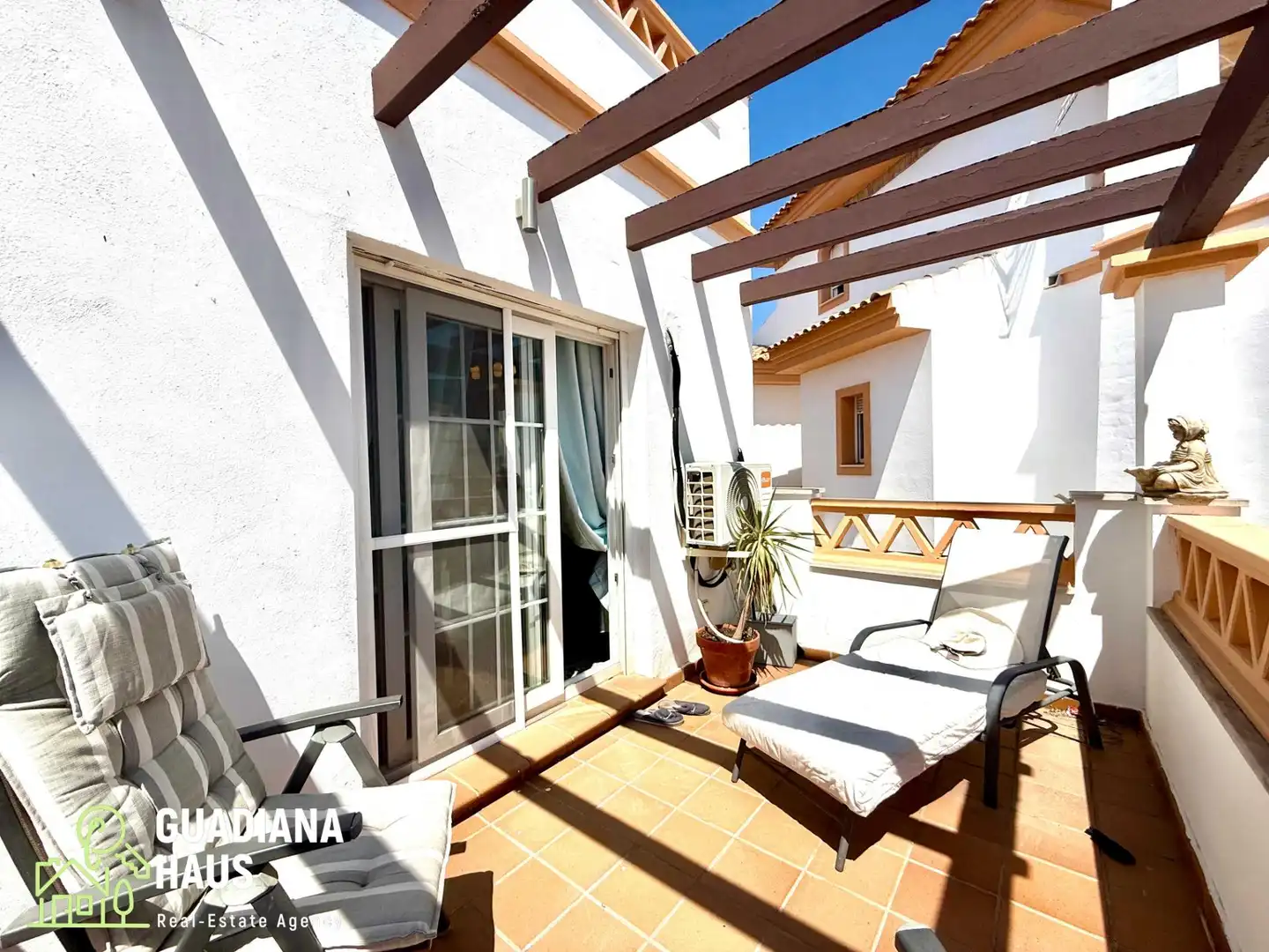 Terrassa de Casa adosada en venda en Ayamonte amb Aire condicionat, Calefacció i Jardí privat
