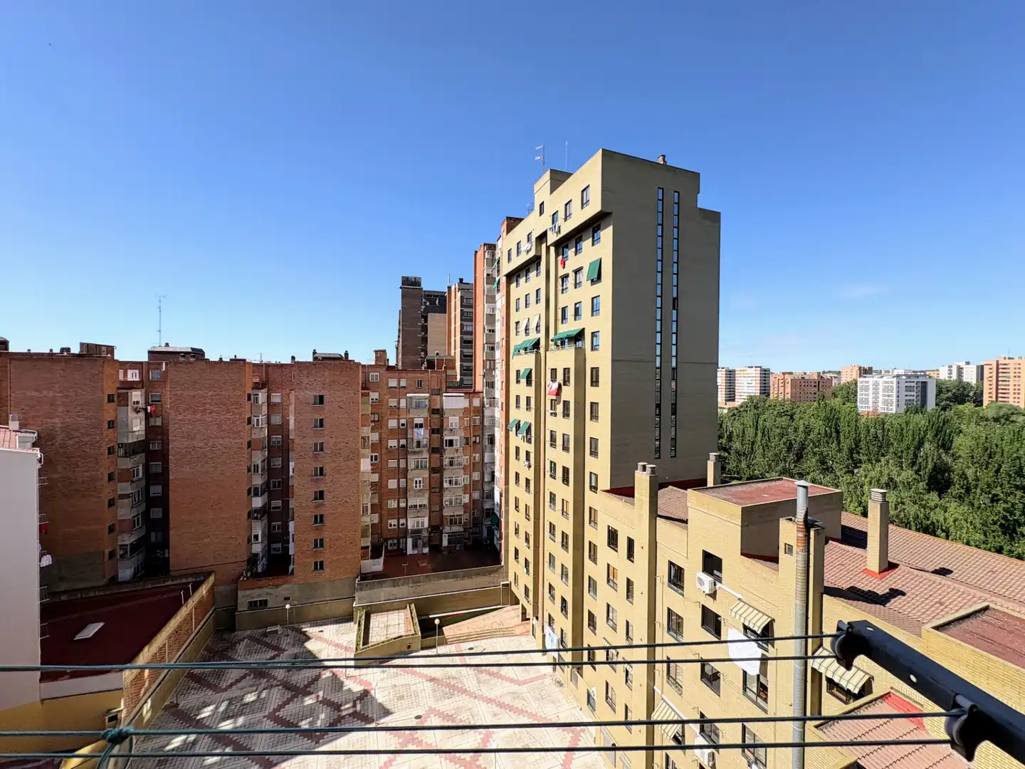 Vista exterior de Pis en venda en Valladolid amb Terrassa i Traster