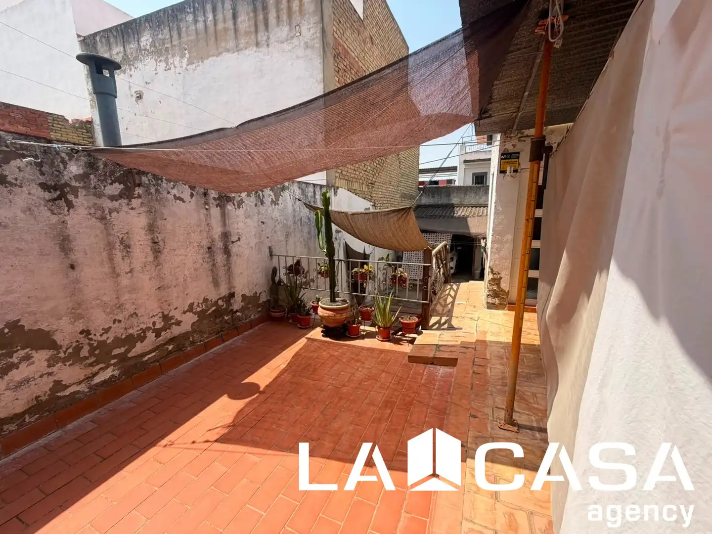 Terrace of Houses for sale in Dos Hermanas