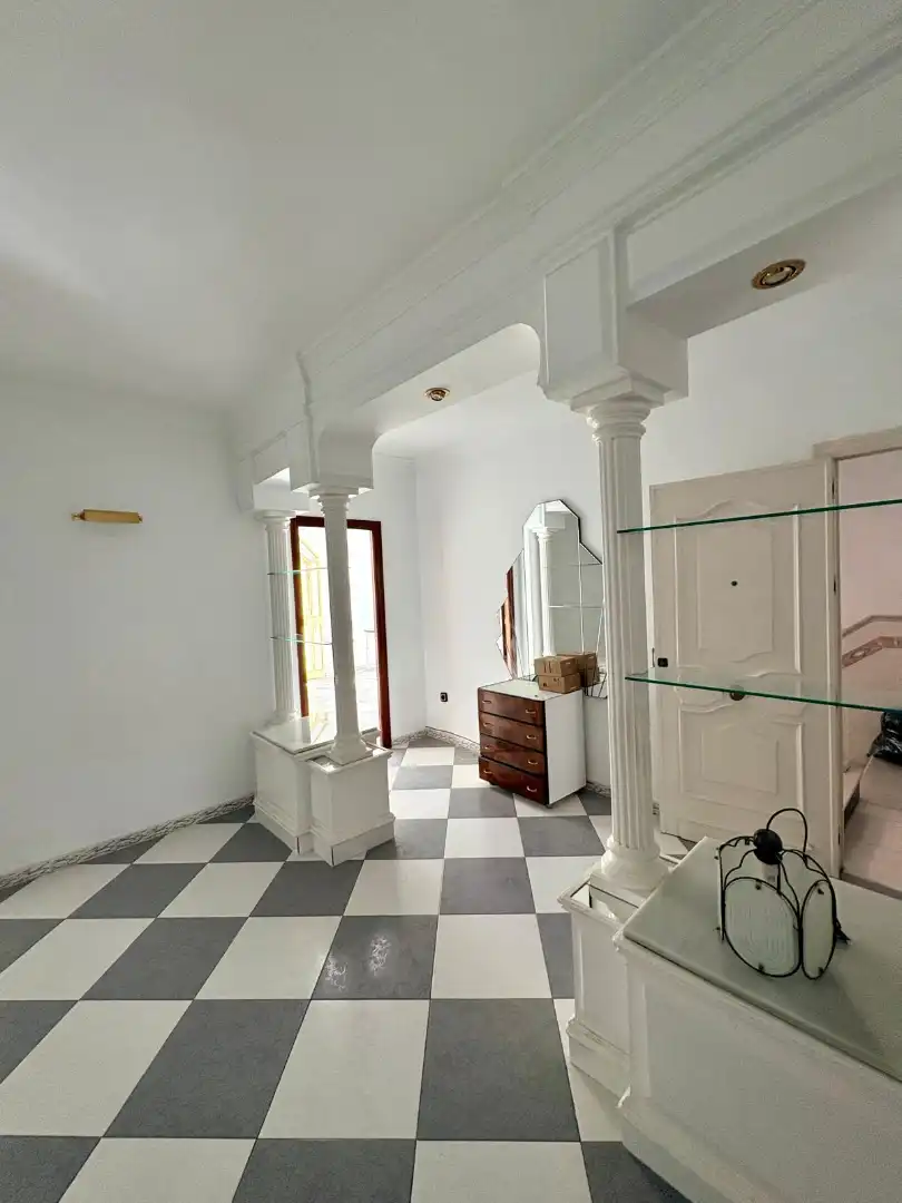 Casa adosada en venta en Alhaurín El Grande con Aire acondicionado, Amueblado y Horno