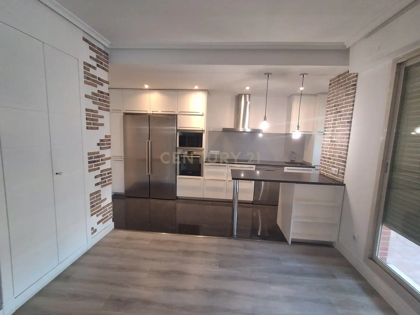 Cuina de Dúplex de lloguer en Pozuelo de Alarcón amb Aire condicionat, Forn i Rentadora