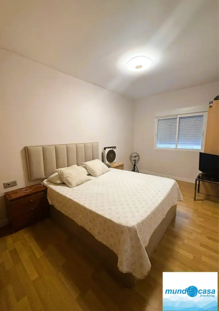 Schlafzimmer von Wohnung zum Verkauf in Pina de Ebro mit Parkett, Ofen und Waschmaschine
