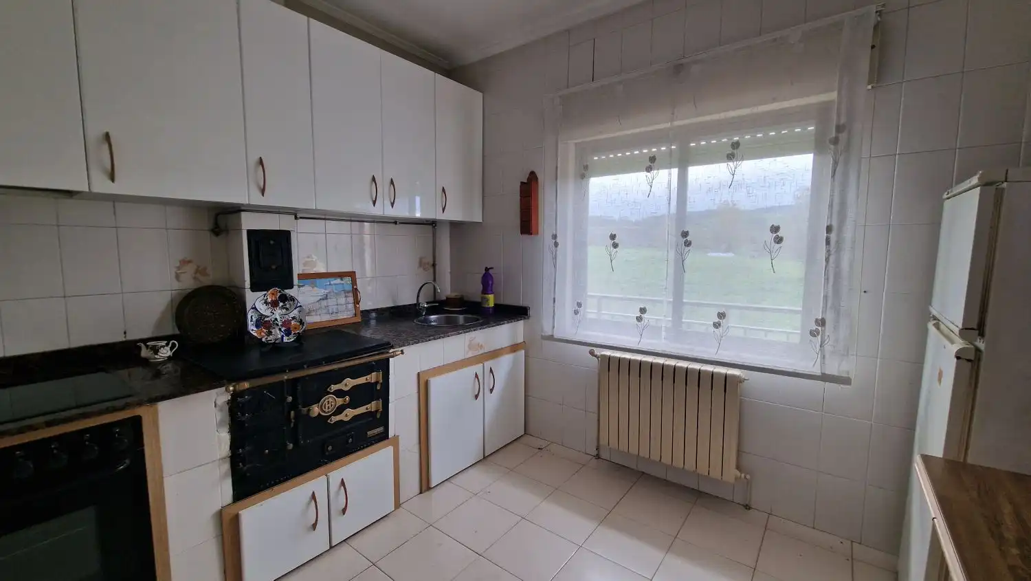 Kitchen of Houses for sale in Torrelavega   with Heating, Storage room and Balcony