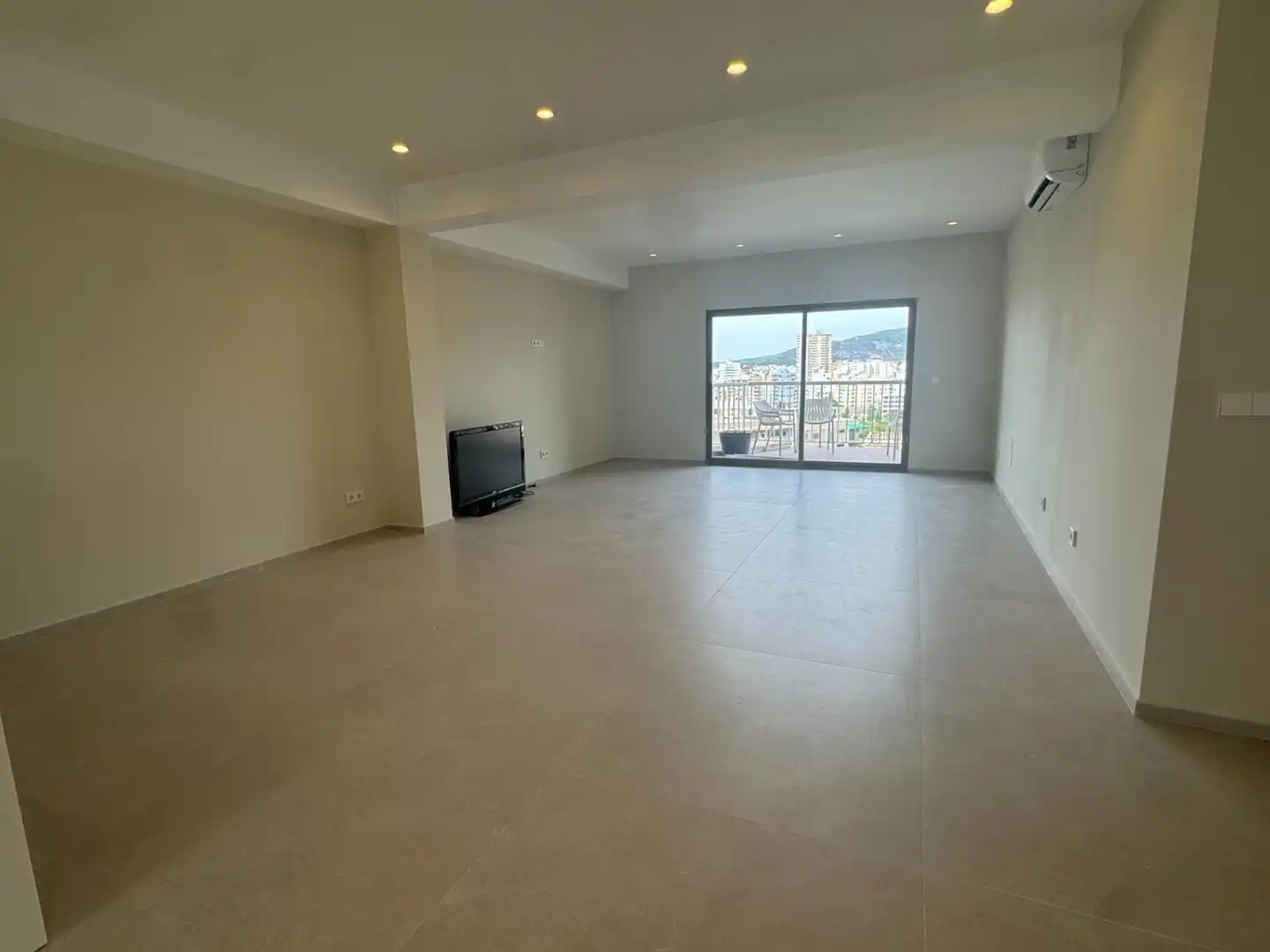 Flat for rent in Carrer GENERAL RIERA, Bons Aires