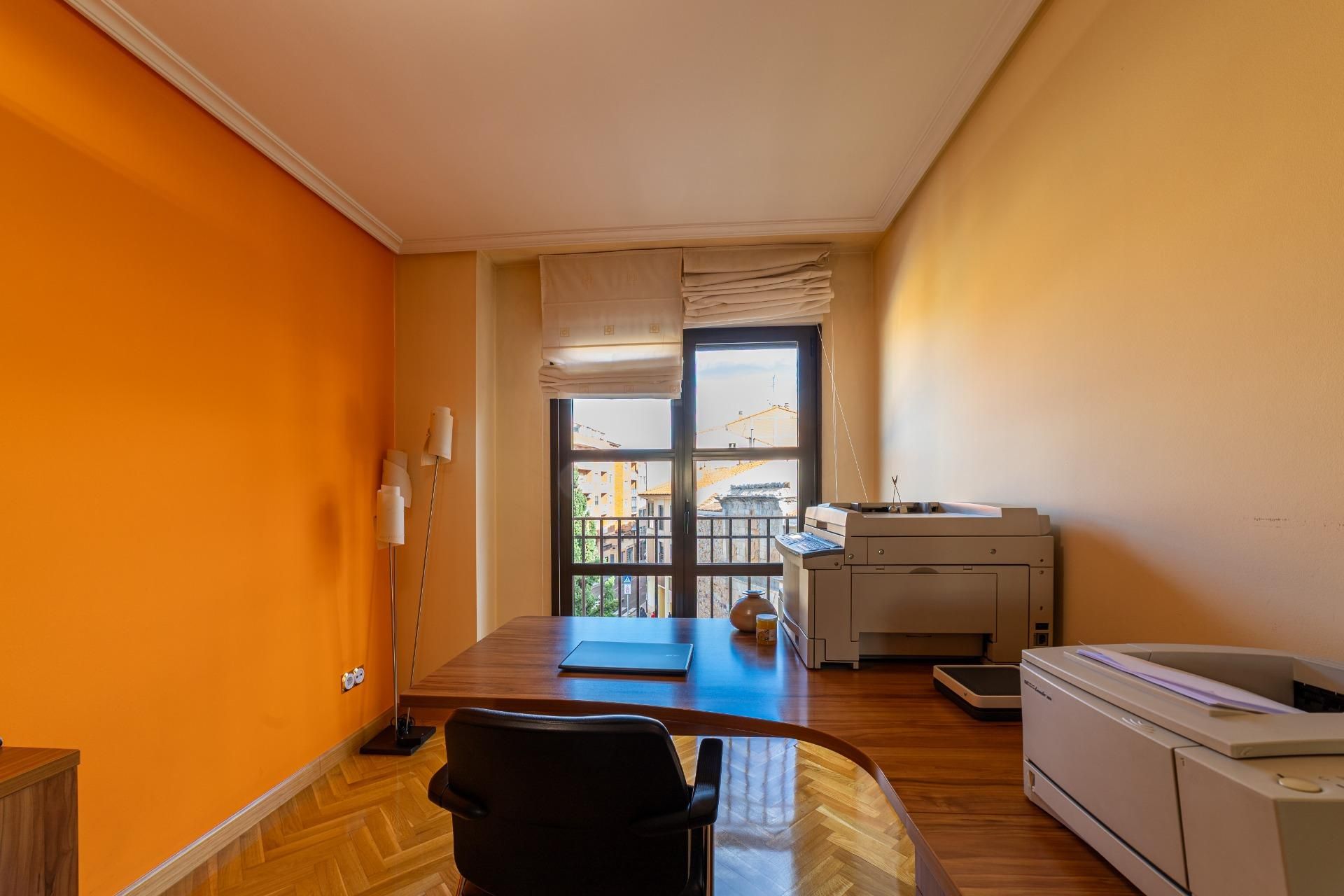 Dormitori de Dúplex en venda en Zamora Capital  amb Parquet i Traster