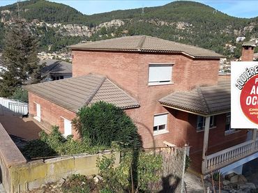 Casa en venta en Vallirana