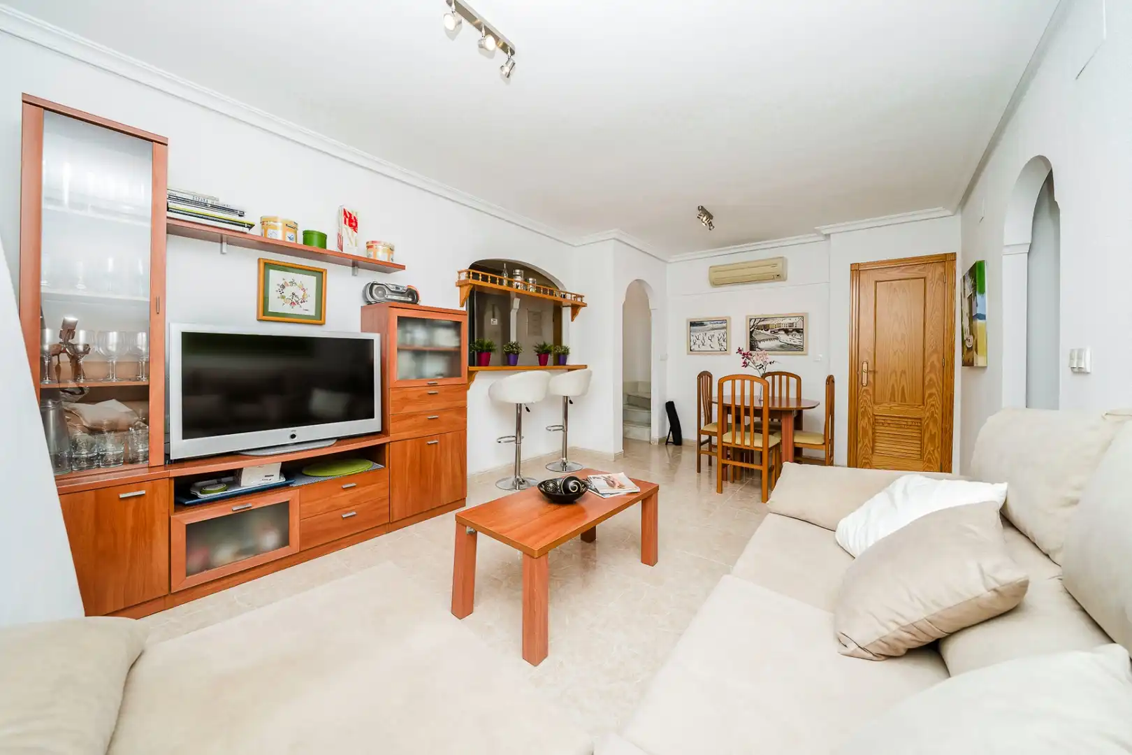 Attic for rent in La Florida